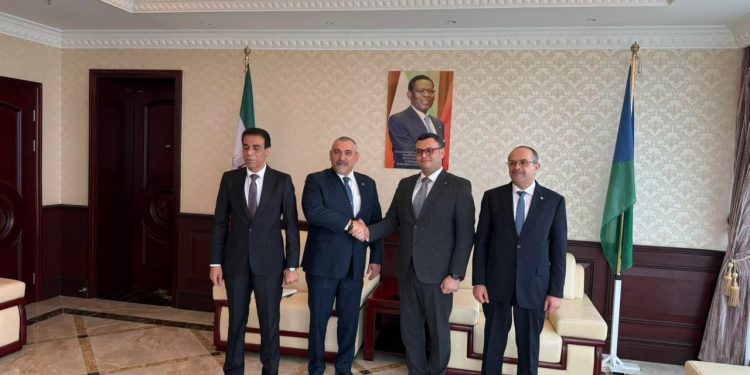 جلسة مباحثات موسعة لوزير الإسكان ونظيره الاكواتورى