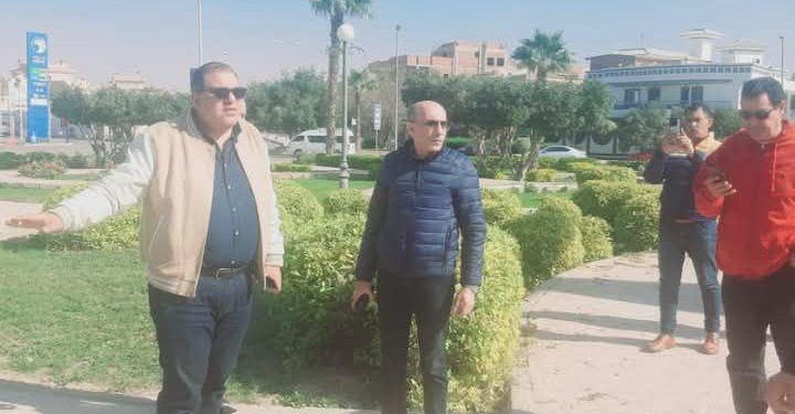 جهاز مدينة الشروق يشن حملة لإزالة الإشغالات ويواصل أعمال التطوير