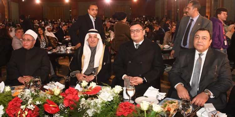 وزير الإسكان يشارك في الاحتفال بالذكرى الـ٦٤ للعيد الوطني لدولة الكويت والذكرى الـ٣٤ لعيد التحرير