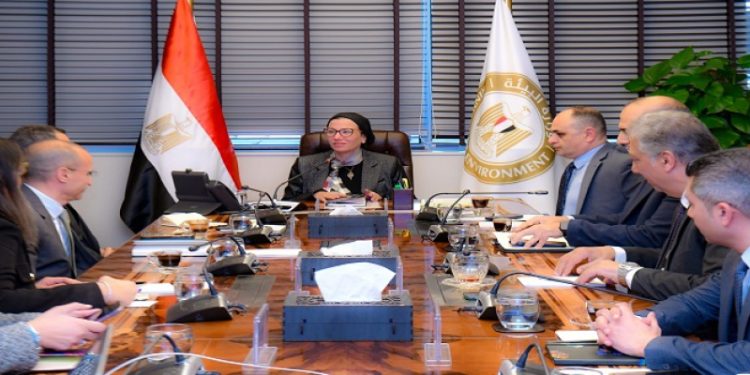 وزيرة البيئة تبحث مع نائب رئيس الشركة البريطانية للبترول بمصر BP تنفيذ مشروعات الغاز الطبيعي المتجدد في مصر