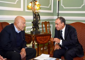 وزير الخارجية والهجرة يستقبل الجراح العالمي الدكتور مجدي يعقوب