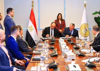 وزيرة التنمية تشهد التوقيع علي بروتوكول تعاون بين الوزارة وشركة ” إيزي كاش” لتسهيل خدمات الدفع الالكترونى