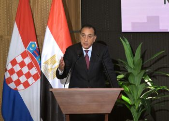 رئيس الوزراء يهنىء شيخ الأزهر بمناسبة حلول شهر رمضان المعظم   