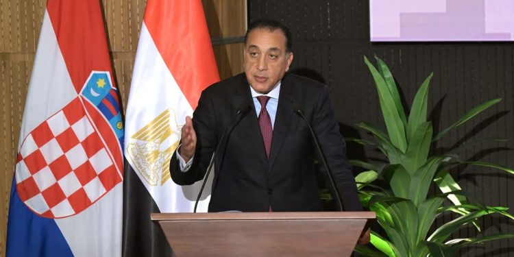 رئيس الوزراء يهنىء شيخ الأزهر بمناسبة حلول شهر رمضان المعظم   