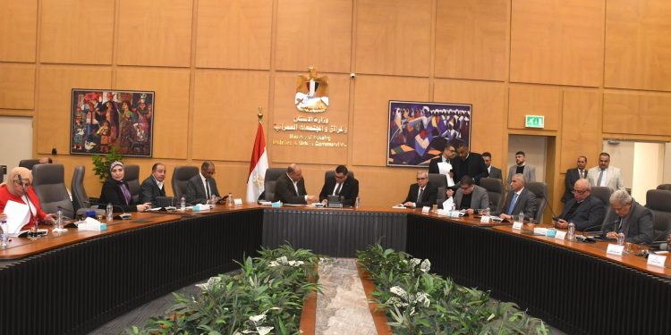 وزير الإسكان يعقد اجتماعه الدوري مع أعضاء مجلسي “النواب والشيوخ” لبحث مطالب دوائرهم