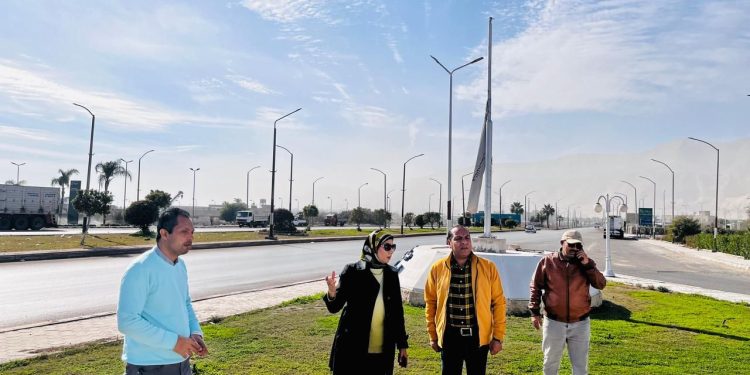رئيس جهاز السويس الجديدة تتفقد أعمال ازدواج خط المياه والزراعة بالحي الصناعي بعتاقة