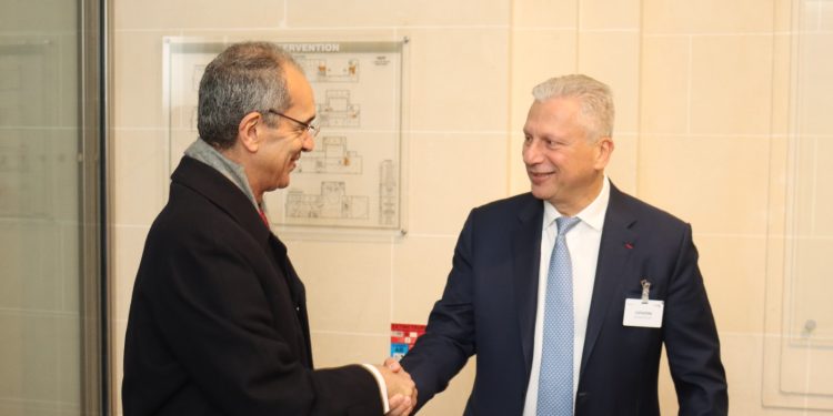 وزير الاتصالات يبحث مع مسؤولى شركة تاليس Thales خطط الشركة للتوسع فى حجم أعمالها