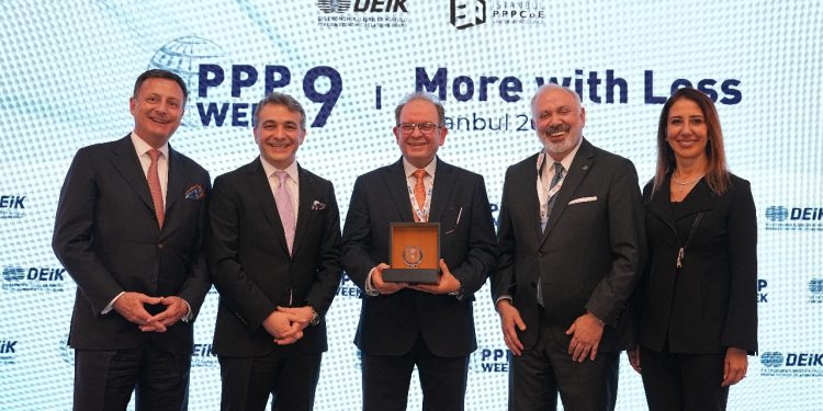 كجوك .. مهنئًا وحدة «PPP» بوزارة المالية عبر صفحته على «LINKED IN» بعد فوزها بجائزتين دولييتين: