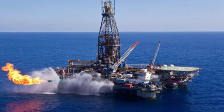 تقنية حديثة لأول مرة على مستوى العالم..أهم المعلومات عن أعمال الحفر بحقل ظهر