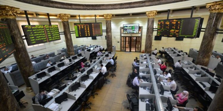 تباين مؤشرات البورصة بمستهل التعاملات .. وإيجي إكس 30 ” يتراجع 0.13%