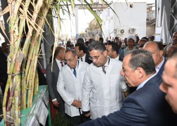  وزير التموين  يتفقد مصنع سكر قوص ومصنع الورق لمتابعة عمليات التوريد والإنتاج بمحافظة قنا