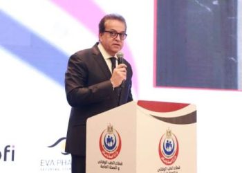 وزير الصحة يؤكد دعم القيادة السياسية لكافة الجهود الهادفة لتحسين صحة المواطنين