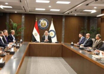 وزير البترول لوفد شركة انجلوجولد اشانتي العالمية: تعزيز جاذبية قطاع التعدين للإستثمار بإجراءات تحفيزية