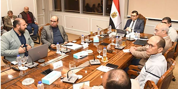 وزير الإسكان يتابع سير العمل بمشروع حدائق “تلال الفسطاط”