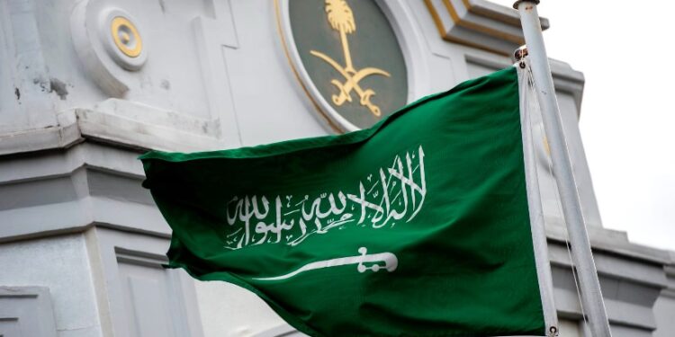 عاجل| حقيقة دفع السعودية كفارة بسبب خطأ في رؤية هلال شوال