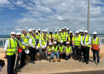 وزير الخارجية والهجرة يتفقد موقع سد “جوليوس نيريرى”