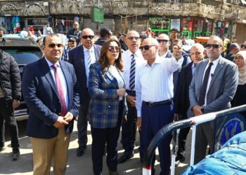 وزيرة التنمية ومحافظ القاهرة يتفقدان بدء أعمال تنفيذ المرحلة الأولى من تطوير سوق العتبة