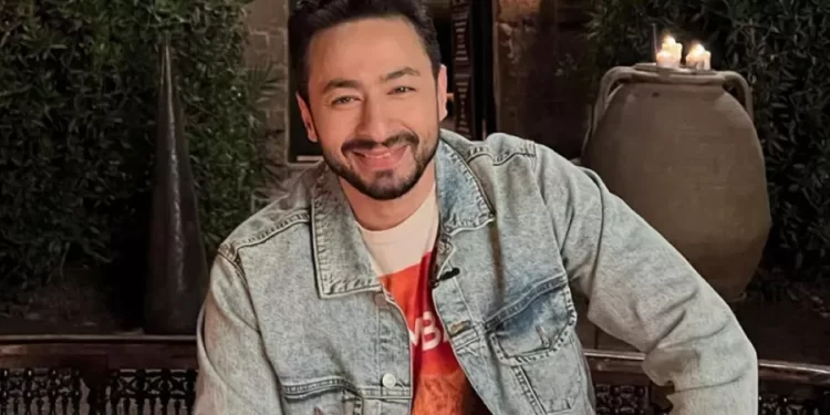 حمادة هلال يهنئ فريق أشغال شقة جدًا بنجاح المسلسل في رمضان