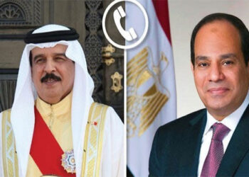 الرئيس السيسي وملك البحرين يؤكدان ضرورة الالتزام بقرارات القمة العربية وإعمار غزة