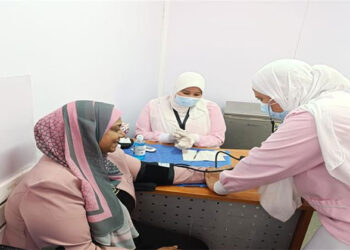 الرعاية الصحية: تعزيز خدمات حملة “رمضان بصحة لكل العيلة” بعيادات متنقلة في أسوان والأقصر والسويس وجنوب سيناء