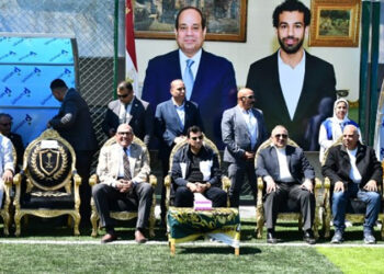 وزير الشباب والرياضة ورئيس الهيئة العربية للتصنيع يفتتحان مركز شباب “محمد صلاح”