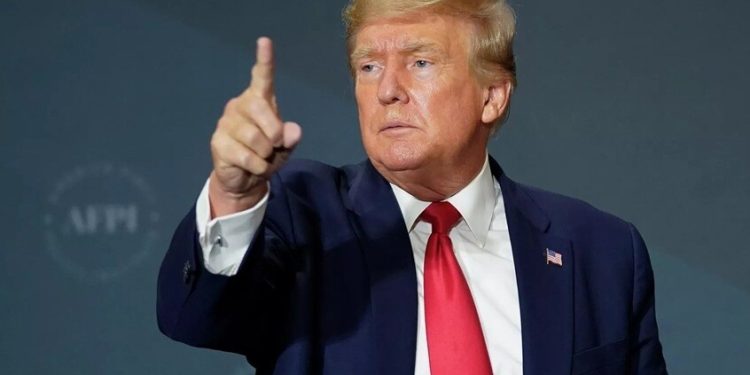 ترامب يعلن تعليق التعريفات الجمركية على المكسيك حتى إبريل المقبل