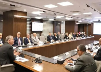 وزير البترول: تعظيم الاستفادة من البنية التحتية المتطورة لقطاع البترول في مجال التكرير