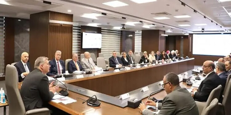 وزير البترول: تعظيم الاستفادة من البنية التحتية المتطورة لقطاع البترول في مجال التكرير