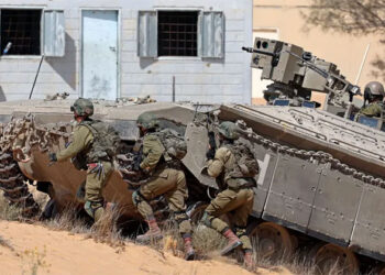 إعلام إسرائيلي: الجيش دفع بكتيبتين إضافيتين من لواء جولاني إلى غزة