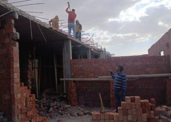 جهاز مدينة 6 أكتوبر يواصل حملات إزالة مخالفات البناء بعددٍ من المناطق