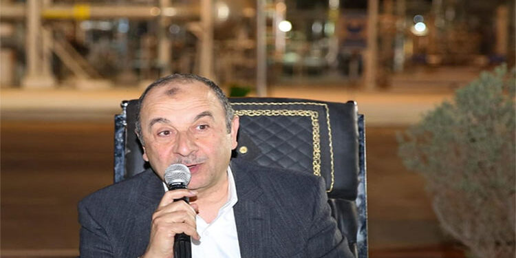 وزير قطاع الأعمال يلتقي محافظ أسوان ونواب البرلمان ويشارك العاملين الإفطار الرمضاني