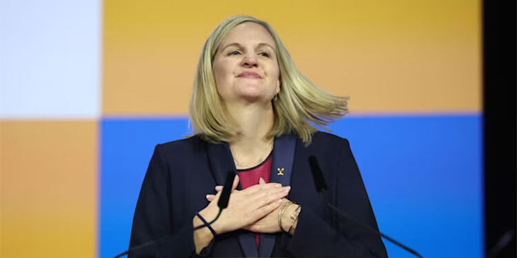 انتخاب كيرستي كوفنتري من زيمبابوي رئيسة للجنة الأولمبية الدولية