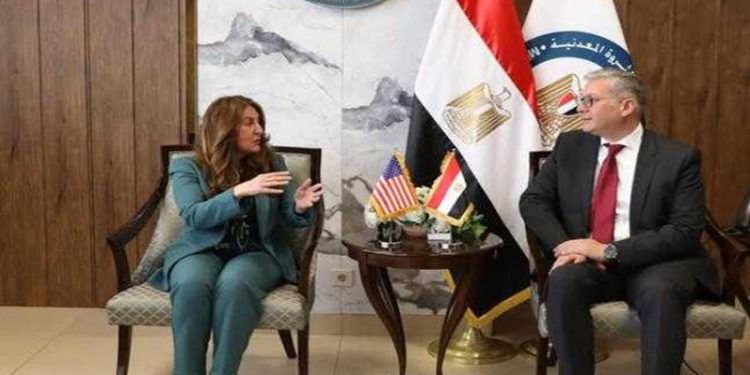 سفيرة الولايات المتحدة الأمريكية سفيرة الولايات المتحدة الأمريكية