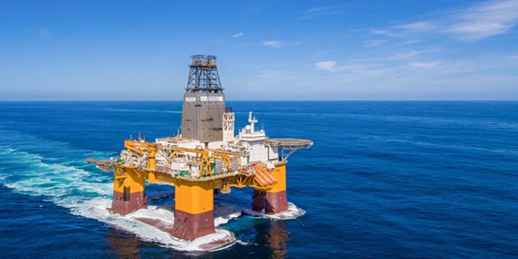 البترول  البترول تطرح فرصا استثمارية جديدة لزيادة الإنتاج بالمتوسط وخليج السويس والصحراء الغربية