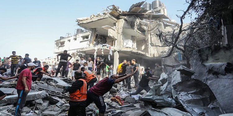 310 شهيد و1000 مصاب.. ارتفاع كبير في أعداد شهداء غزة في غارة جوية لجيش الاحتلال على القطاع