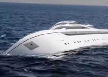 عاجل.. غرق غواصة سياحية بالغردقة ومصرع 6 أشخاص وإنقاذ 29 آخرين