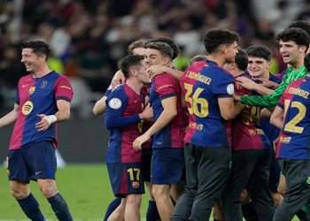 برشلونة يواجه ريال سوسيداد اليوم في الدوري الإسباني