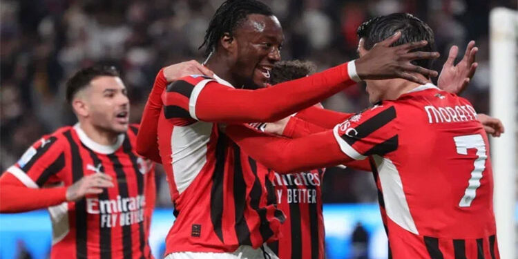 ميلان يواجه كومو في مواجهة قوية بالدوري الإيطالي اليوم