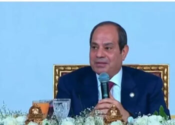 الرئيس السيسى يكرم عددا من أسر شهداء ومصابى القوات المسلحة والشرطة