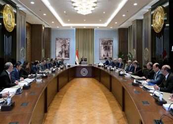 رئيس الوزراء يتابع مستجدات موقف تنفيذ برنامج الطروحات الحكومية