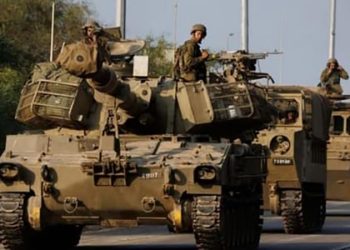 الجيش الإسرائيلي: استهدفنا مقرات عسكرية ومواقع تضم أسلحة بجنوب سوريا