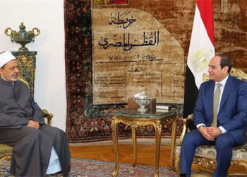 الرئيس السيسي يجرى اتصالا هاتفيا بشيخ الأزهر للاطمئنان على صحته