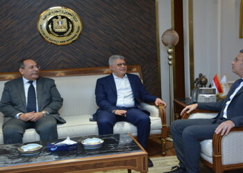 وزير التموين يصدر قرارًا وزاريًا بتعيين أيمن إسماعيل رئيسًا لمجلس إدارة الشركة القابضة للصناعات الغذائية