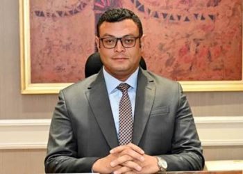 وزير الإسكان  وزير الإسكان