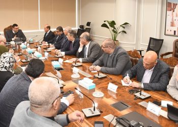 وزير الإسكان يتابع سير العمل بعدد من المشروعات التي تنفذها الوزارة بمختلف القطاعات