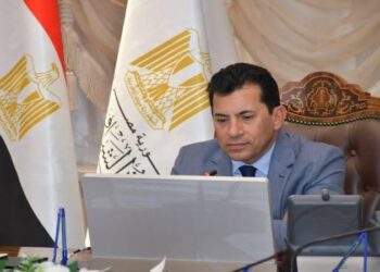 وزير الرياضة يبحث مع اتحاد الإسكواش واللاعبين خطط التطوير ودعم الأبطال