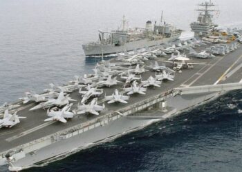 الحوثيون يستهدفون حاملة الطائرات الأمريكية هاري ترومان