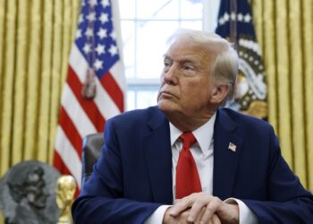 ترامب يعلن فرض رسوم جمركية إضافية على الواردات الكندية