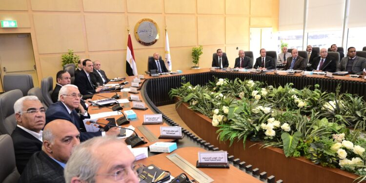 وزير النقل يتراس الجمعية العمومية  العادية والغير العادية للشركة القابضة للنقل البحري والبري
