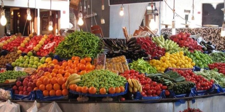 أسعار الخضار والفاكهة اليوم الثلاثاء